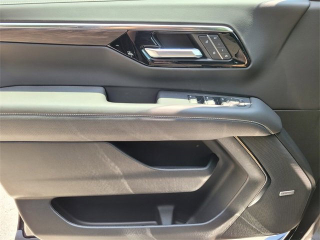 New 2025 Chevrolet Suburban Premier w/ Sun And Tow Package image 16