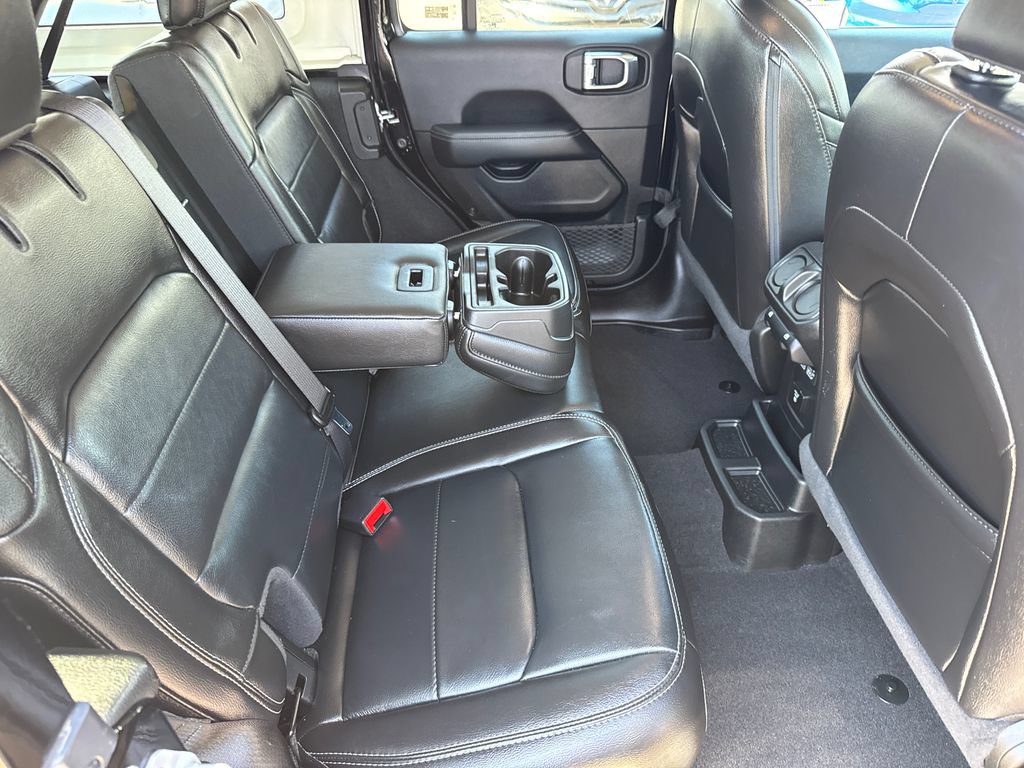 Used 2021 Jeep Wrangler Unlimited Sahara w/ Cold Weather Group AWD/4WD image 17