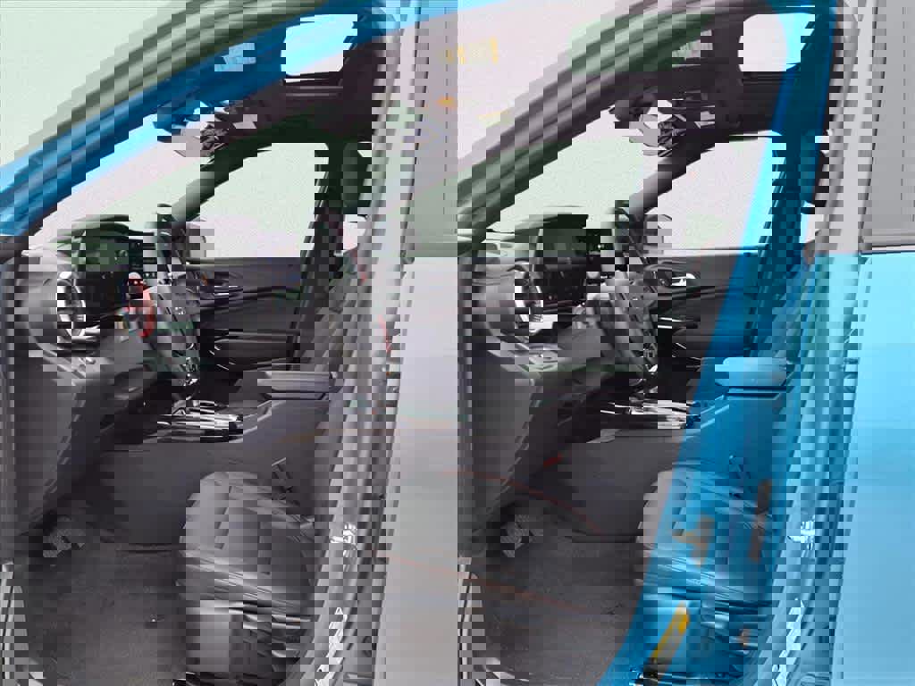 Used 2025 Chevrolet Trax RS w/ Sunroof Package image 15