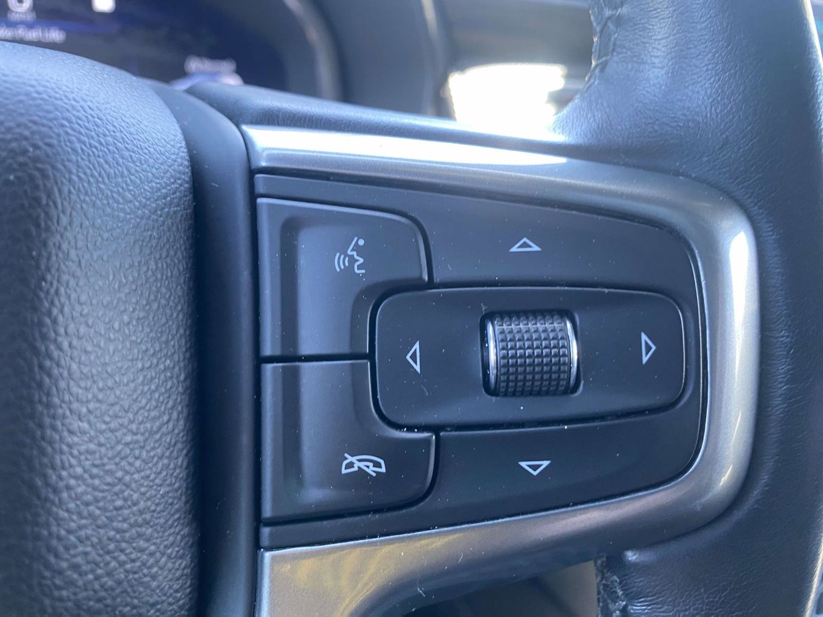 Used 2023 Chevrolet Suburban Premier RWD image 21