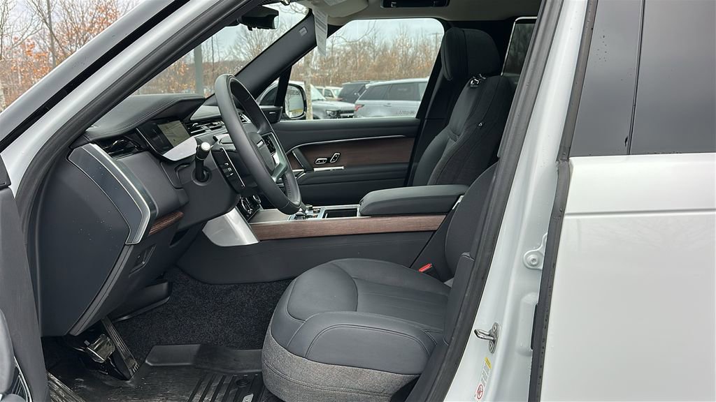 Certified 2023 Land Rover Range Rover SE image 10