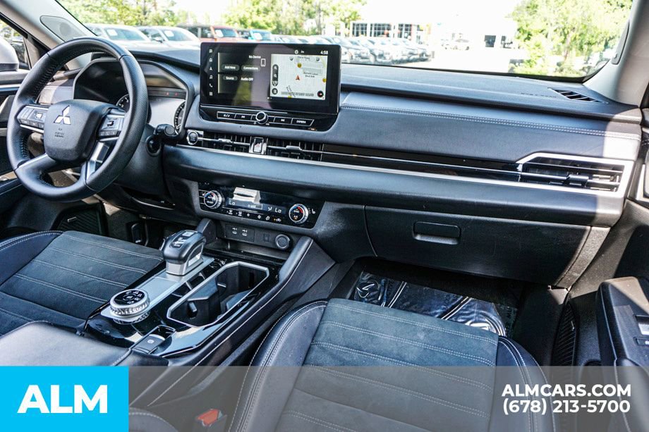Used 2025 Mitsubishi Outlander SE FWD image 28