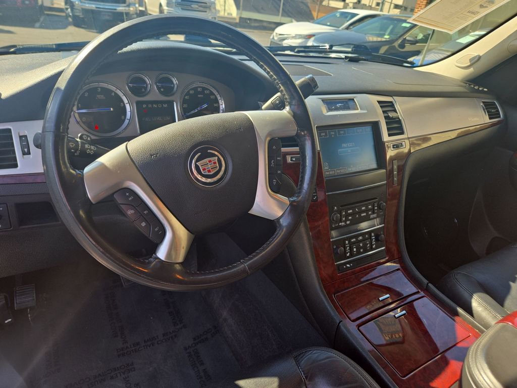Used 2011 Cadillac Escalade EXT Luxury image 19