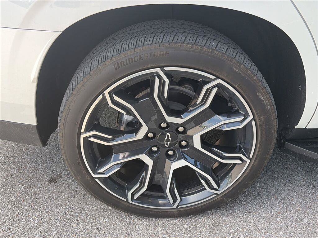 Used 2025 Chevrolet Tahoe RST w/ RST Capability Package AWD/4WD image 15