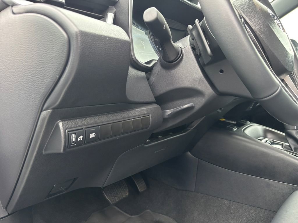 Used 2025 Toyota Corolla XSE image 22