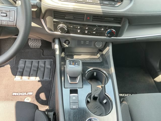 Used 2024 Nissan Rogue S AWD/4WD image 13