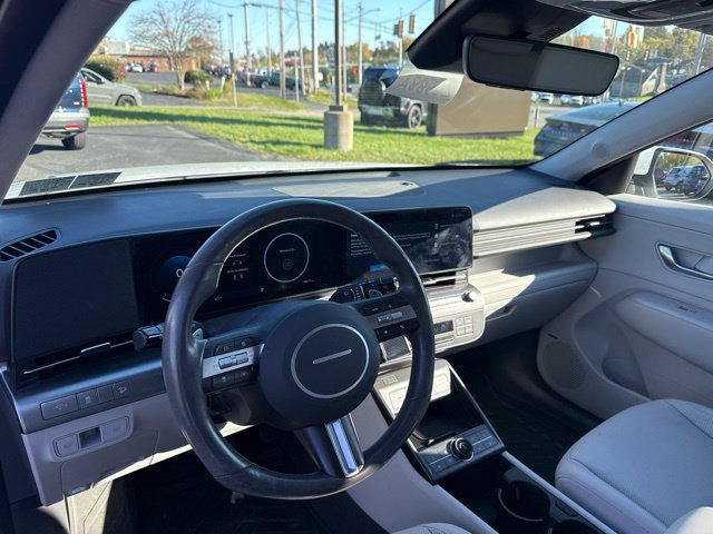 Used 2025 Hyundai Kona Limited AWD/4WD image 3