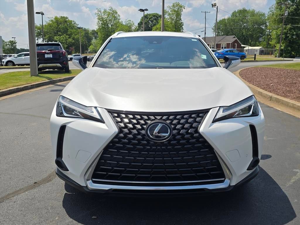 Used 2019 Lexus UX 200 w/ Premium Package FWD image 8