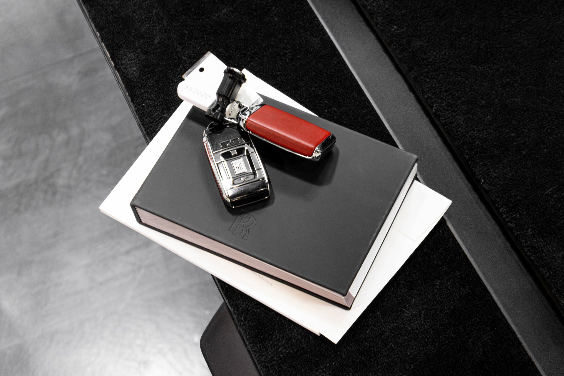 Used 2021 Rolls-Royce Cullinan Black Badge image 90