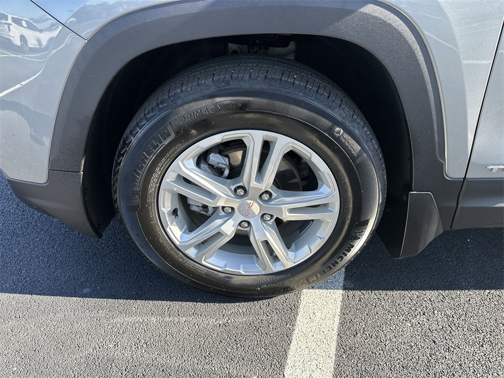 Used 2023 GMC Terrain SLE w/ Driver Convenience Package image 10