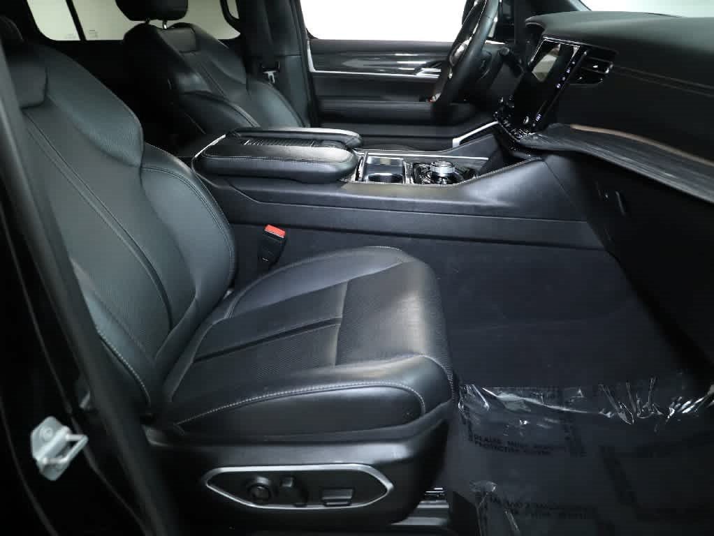Used 2022 Jeep Wagoneer Series III AWD/4WD image 33