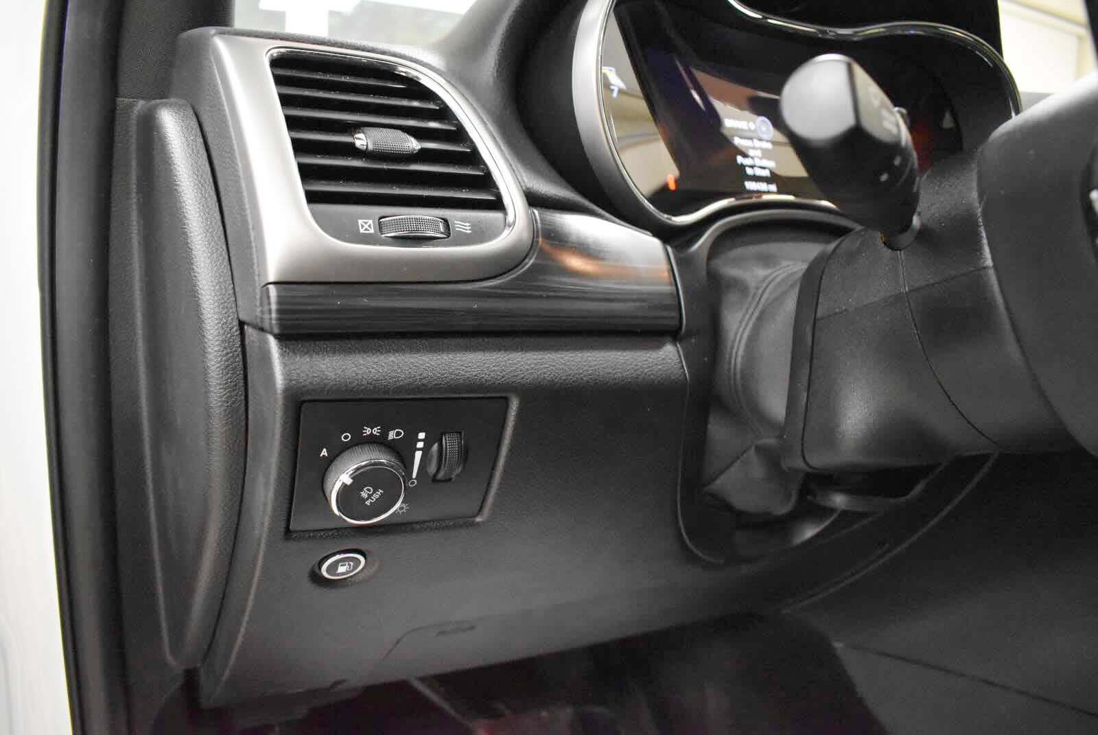 Used 2019 Jeep Grand Cherokee Altitude AWD/4WD image 68