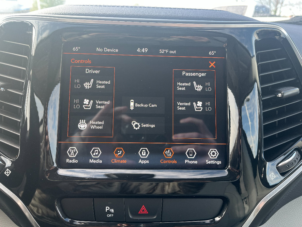 Used 2020 Jeep Cherokee Limited w/ Luxury Group AWD/4WD image 38