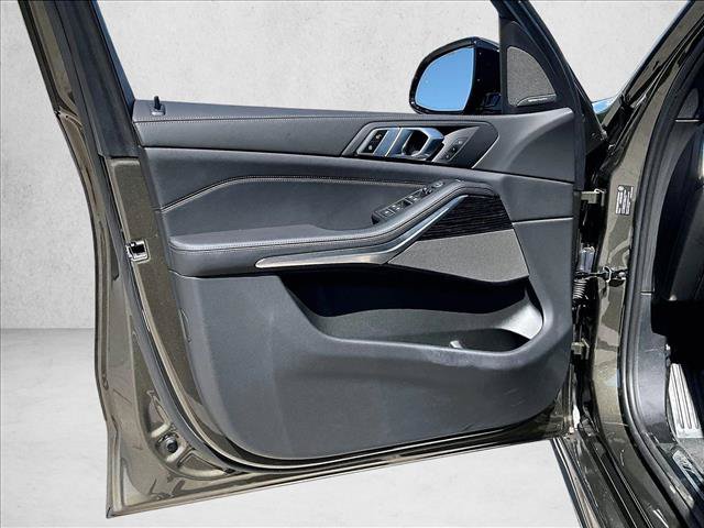 Used 2026 BMW X5 sDrive40i w/ M Sport Package RWD image 17