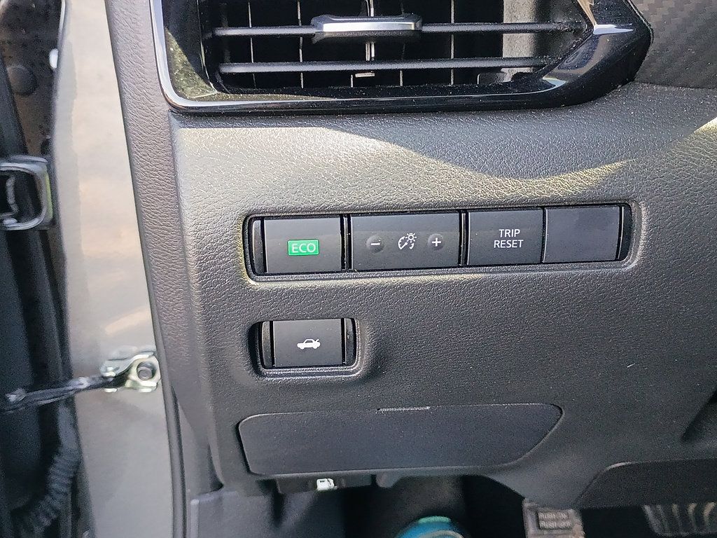 Used 2025 Nissan Sentra SV FWD image 18