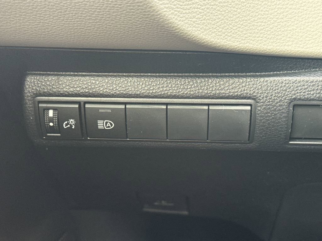 New 2026 Toyota Corolla LE FWD image 32