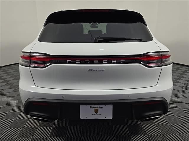 Certified 2025 Porsche Macan AWD/4WD image 6