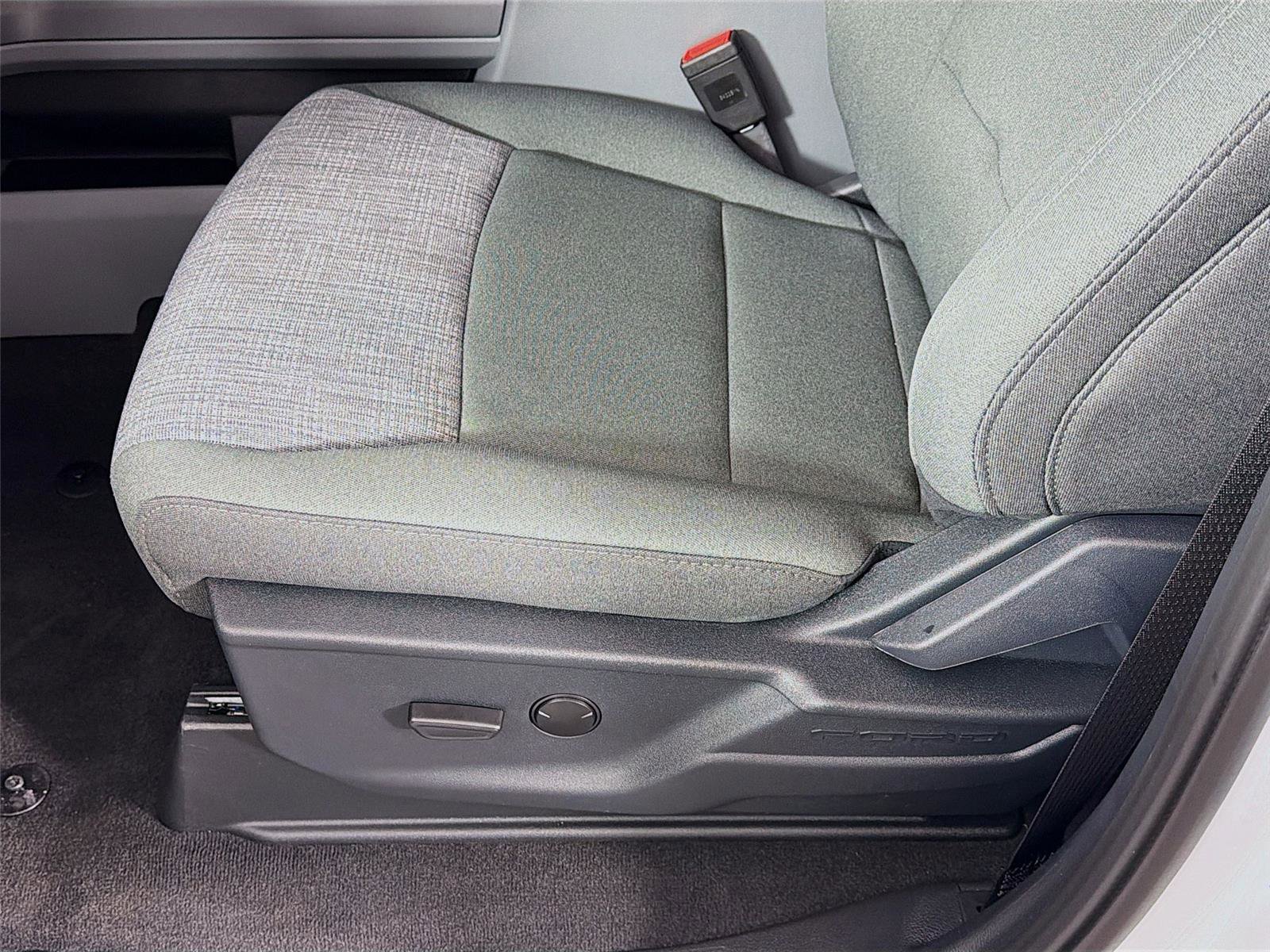 New 2026 Ford F250 XLT w/ XLT Premium Package image 22