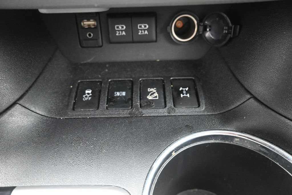 Used 2017 Toyota Highlander XLE AWD/4WD image 27