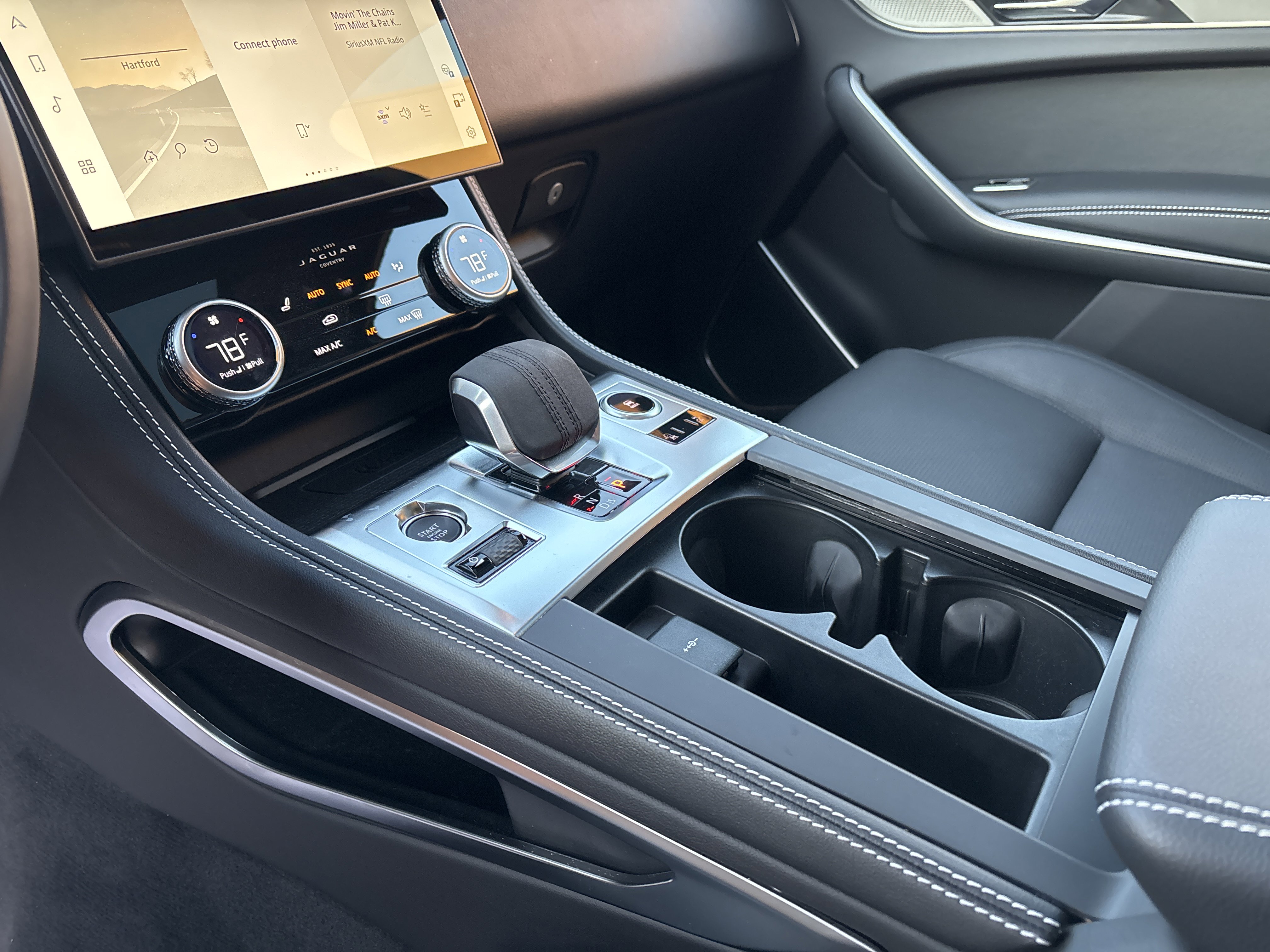 Certified 2026 Jaguar F-PACE R-Dynamic S image 13