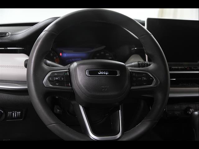 Used 2025 Jeep Compass Limited AWD/4WD image 7
