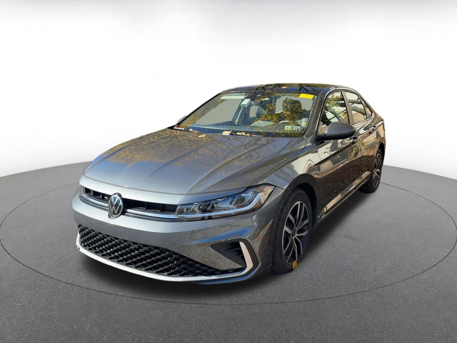 Used 2025 Volkswagen Jetta SE image 4