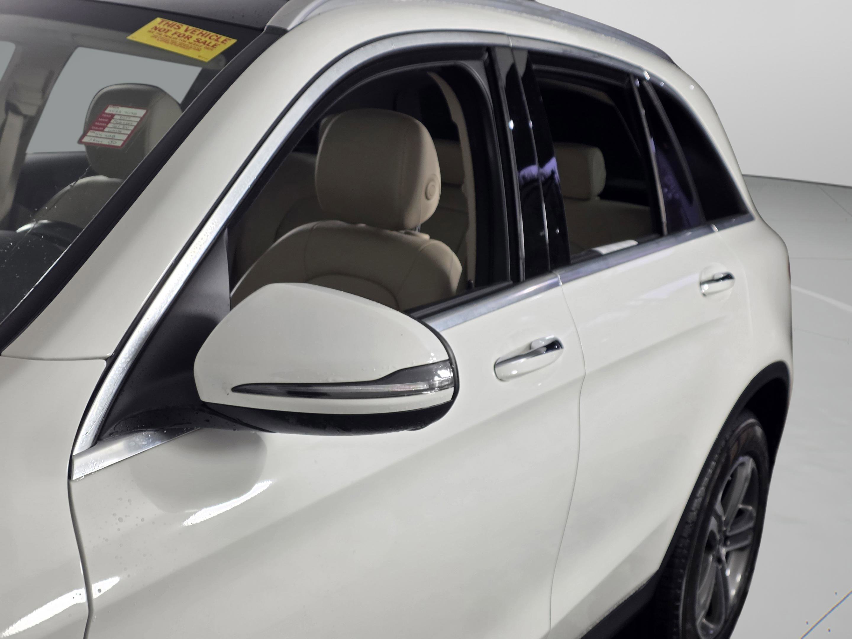 Used 2017 Mercedes-Benz GLC 300 image 32