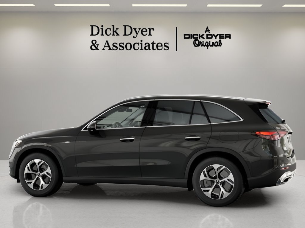 Used 2025 Mercedes-Benz GLC 350e 4MATIC image 25