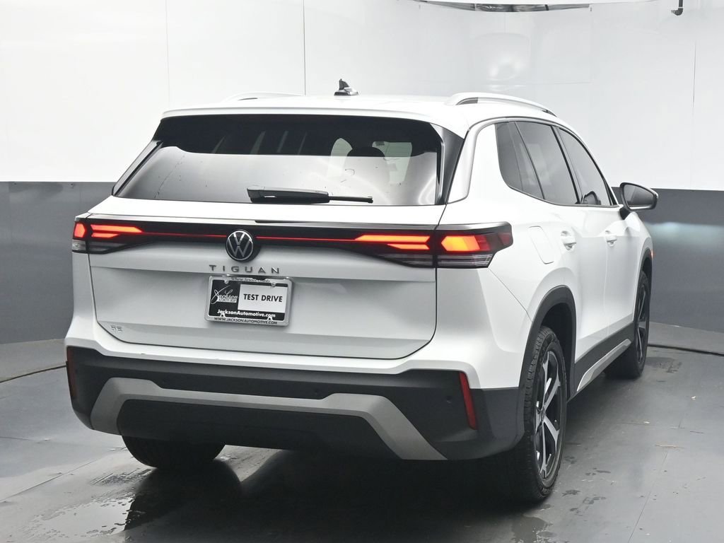 Used 2025 Volkswagen Tiguan SE image 7