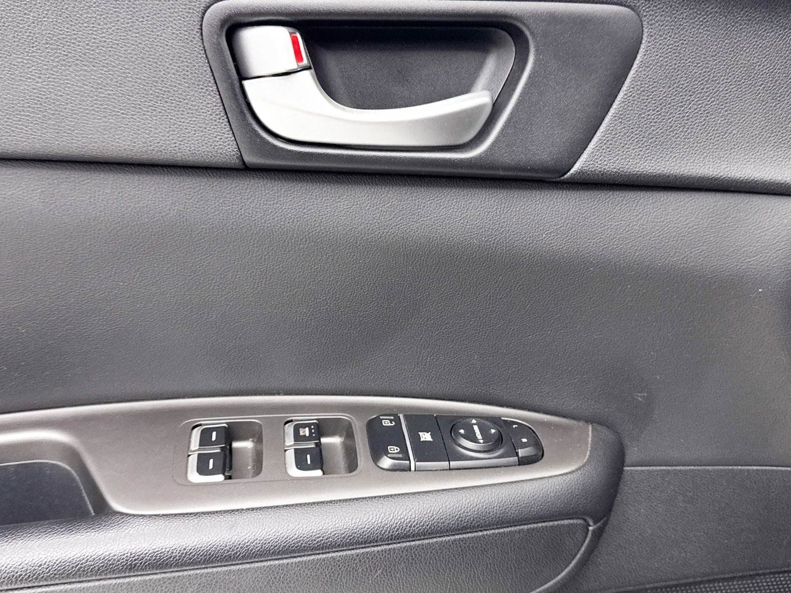 Used 2020 Kia Optima LX image 24