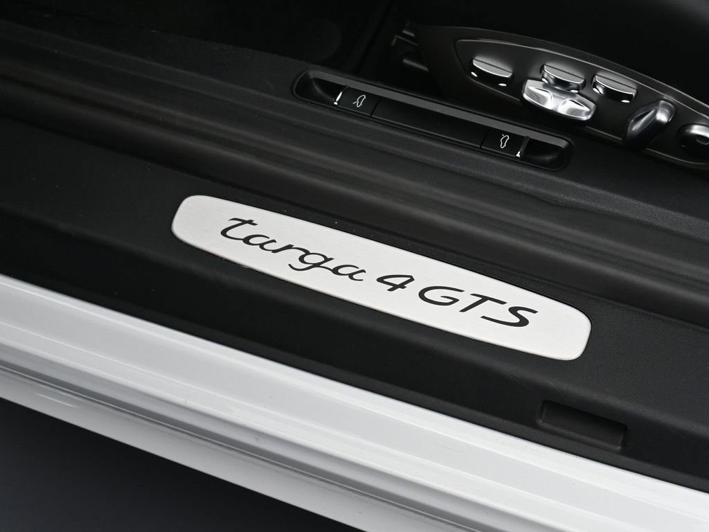 Certified 2019 Porsche 911 Targa 4 GTS image 17
