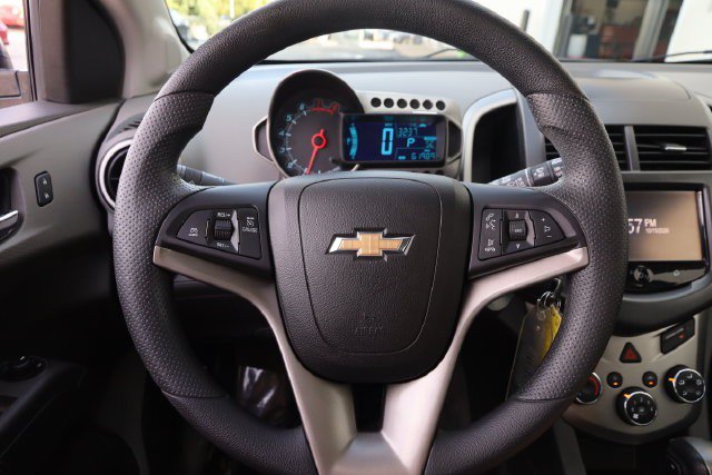 Used 2015 Chevrolet Sonic LT w/ Fun and Sun Package FWD image 13