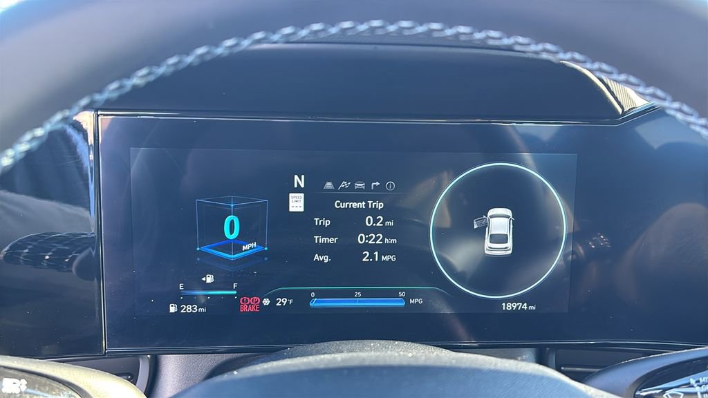 Used 2025 Hyundai Elantra N Base image 16