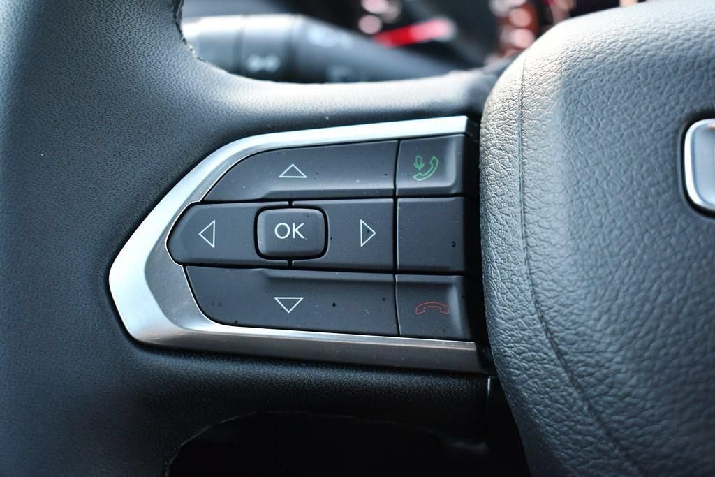 Certified 2026 Jeep Compass Latitude AWD/4WD image 19