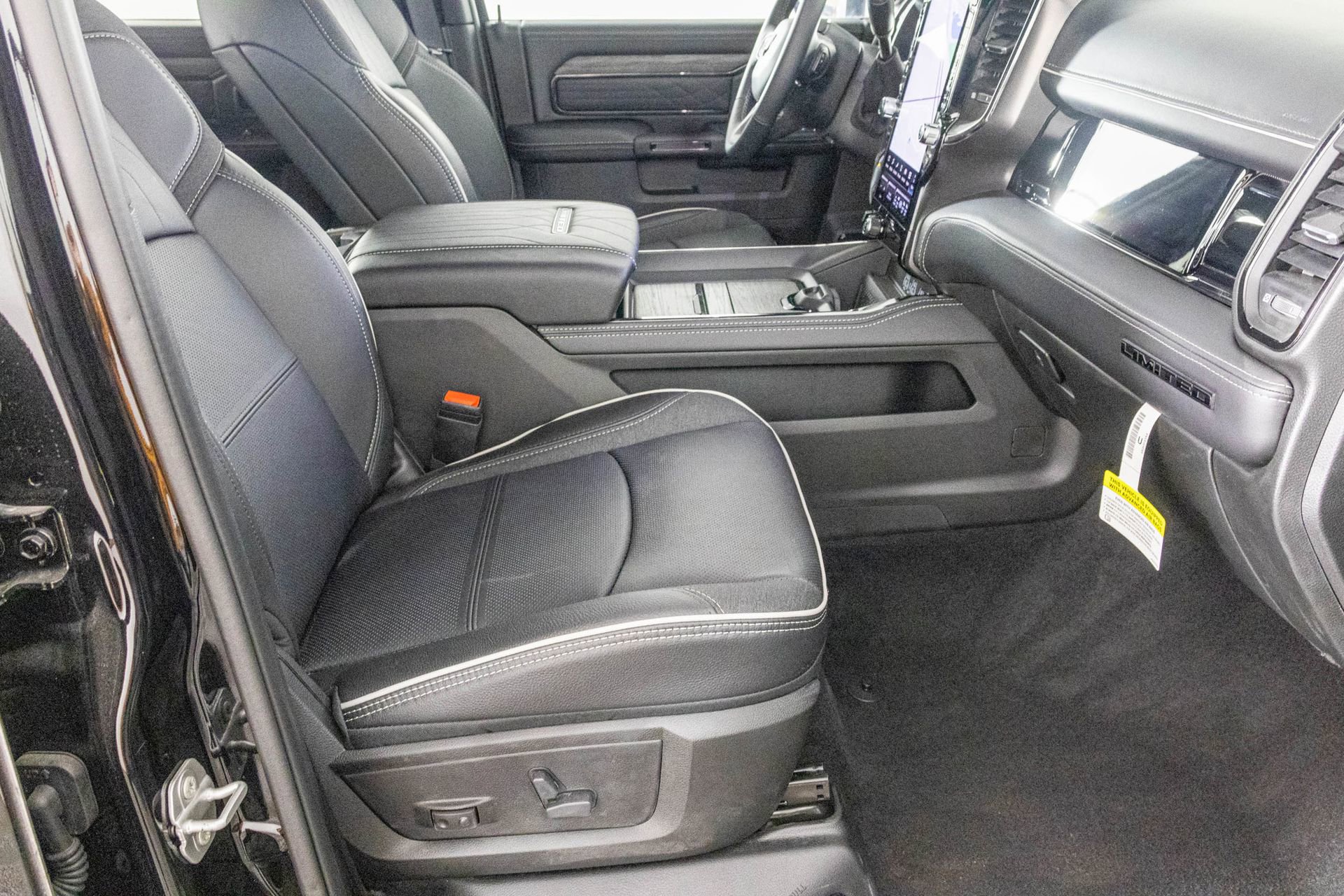 New 2026 RAM 3500 Limited image 37