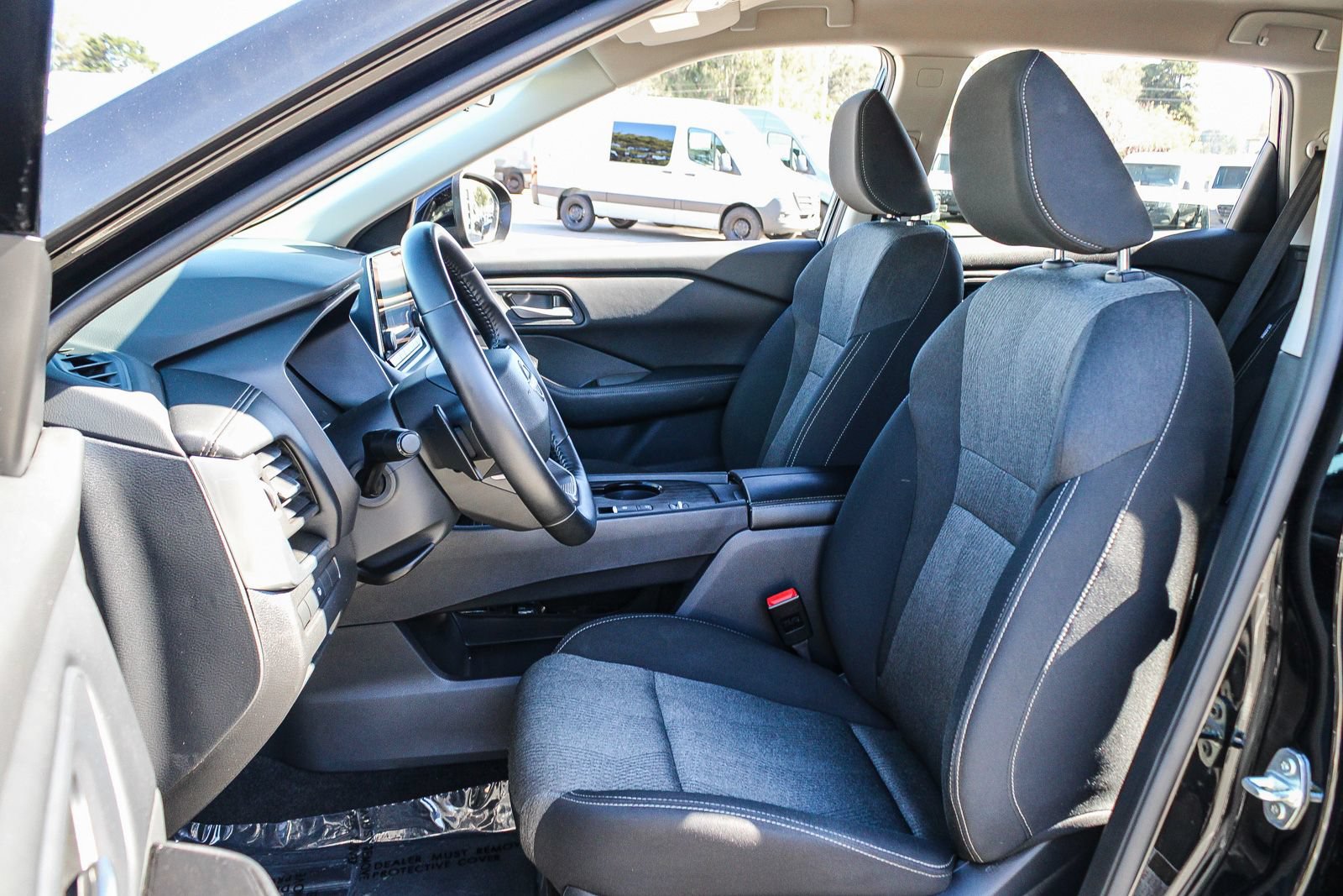 Used 2025 Nissan Rogue SV FWD image 19