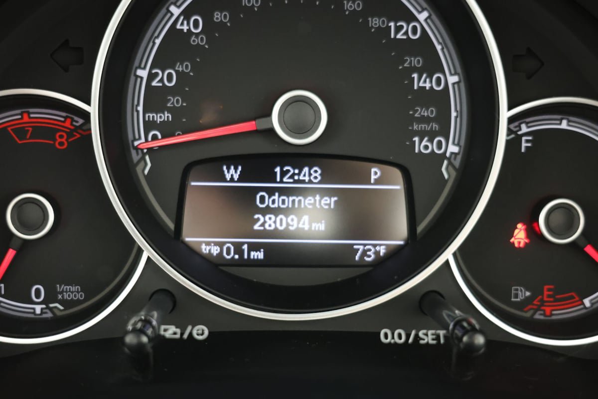 Used 2019 Volkswagen Beetle 2.0T SE FWD image 11