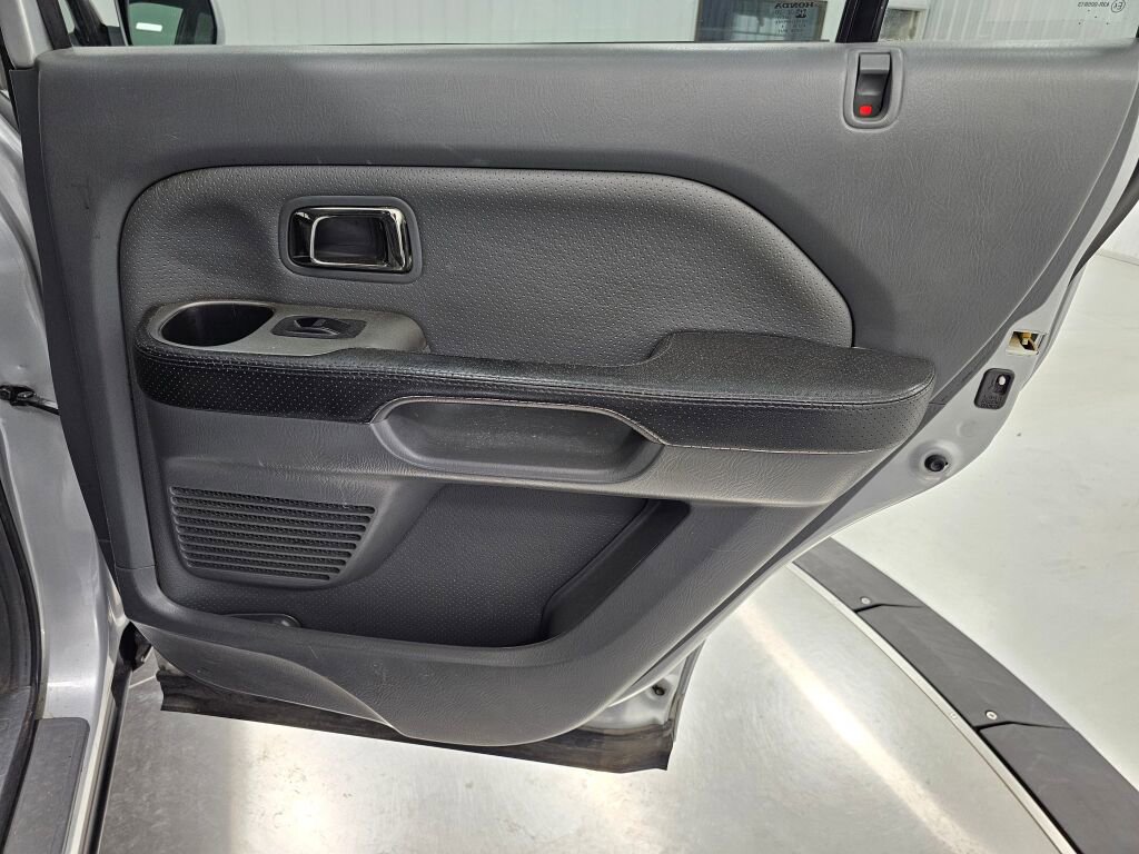 Used 2004 Honda Pilot EX image 32