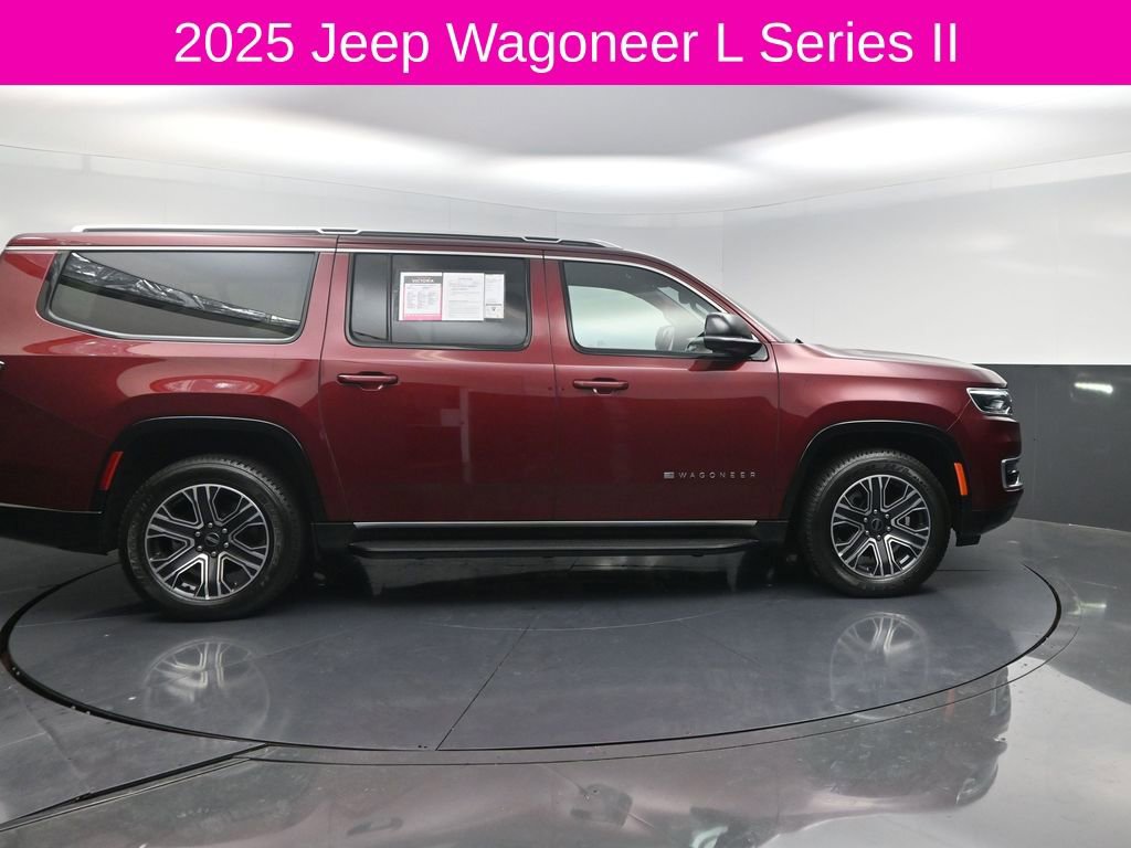 Used 2025 Jeep Wagoneer L Series II w/ 8-pass Seating Package image 4