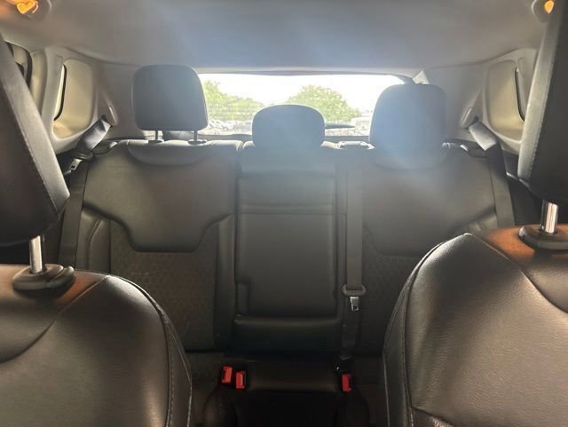 Used 2019 Jeep Compass Latitude FWD image 16