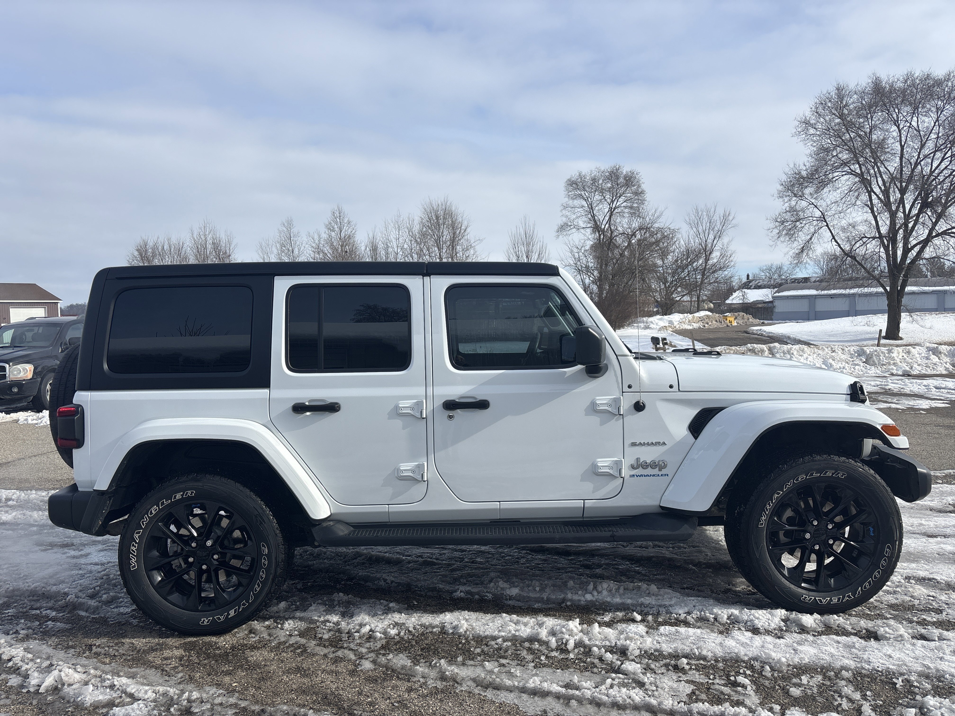 Used 2023 Jeep Wrangler Sahara w/ Cold Weather Group image 3