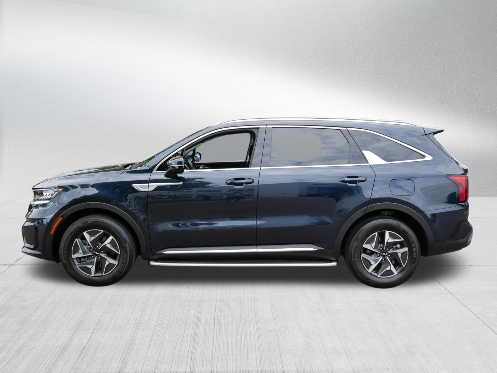 Used 2023 Kia Sorento EX FWD image 4