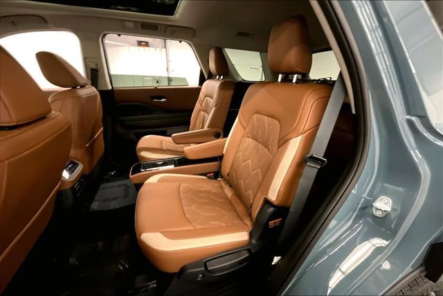 New 2026 Nissan Pathfinder Platinum image 11