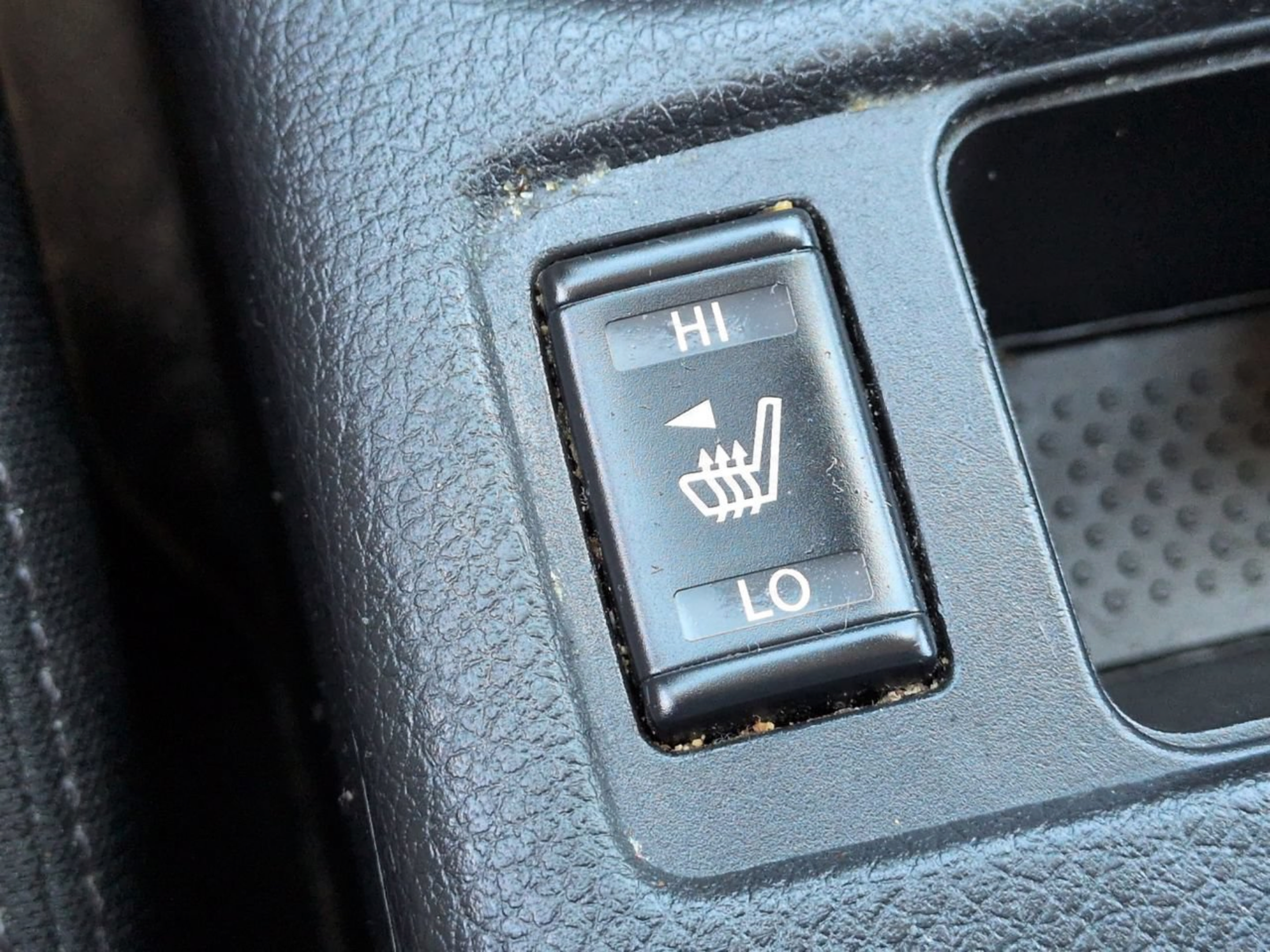 Used 2020 Nissan Rogue SV FWD image 28
