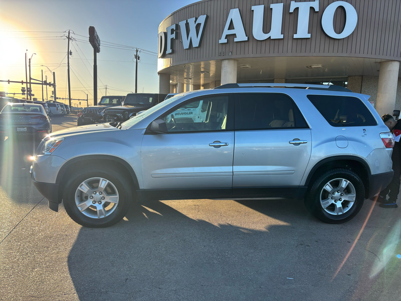 Used 2011 GMC Acadia SL w/ Preferred Package image 3