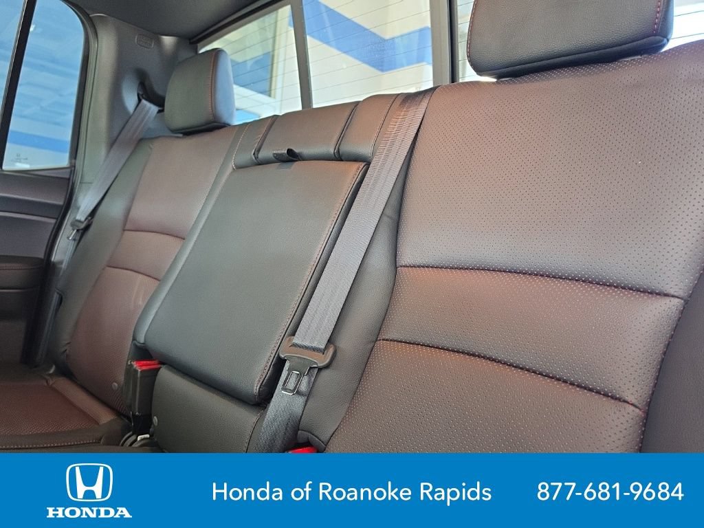 Used 2025 Honda Ridgeline Black Edition image 15