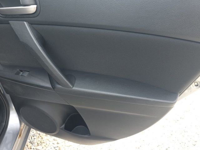 Used 2013 MAZDA MAZDA3 i Touring FWD image 16