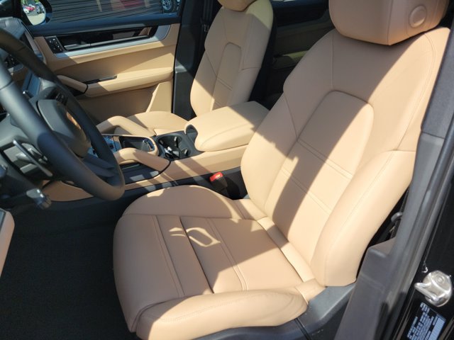 New 2026 Porsche Cayenne AWD/4WD image 5