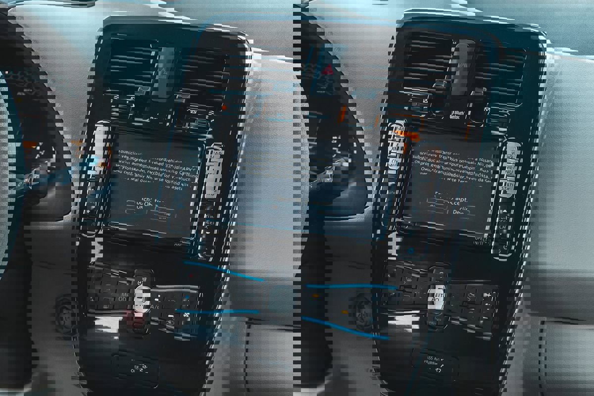 Used 2011 Nissan Leaf SL image 11