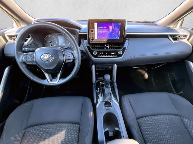 Used 2024 Toyota Corolla Cross SE image 16